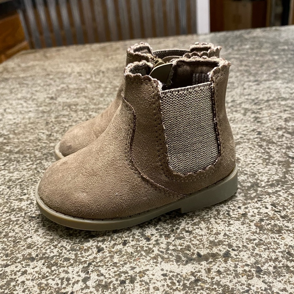 5/$15 Garanimals Tan Booties